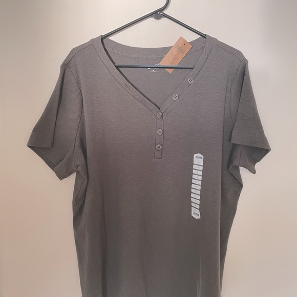 NWT Woman’s Duluth Trading 1X short sleeve ribbed T-shirt with buttoned v-neck‎ - Picture 5 of 5